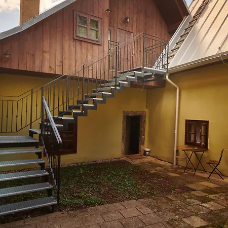 Charlotte V Dome So Studnou Na Streche * Banska Stiavnica