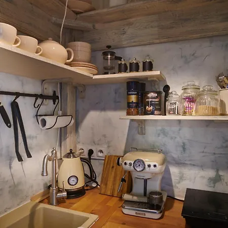 Charlotte V Dome So Studnou Na Streche Банска-Штьявница